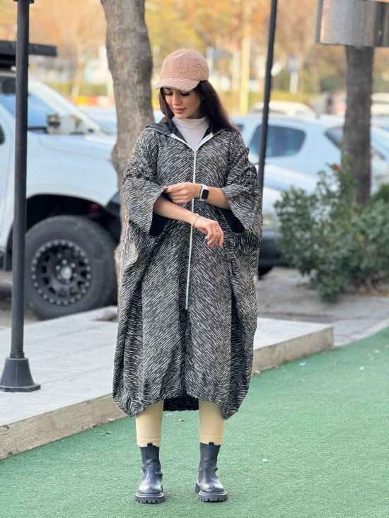 بارانی پانچ پانی طرح خط دارسانتانا