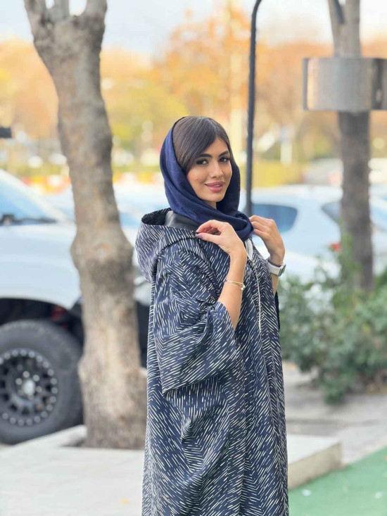 بارانی پانچ پانی طرح خط دارسانتانا